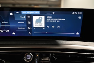 Vehicle image PEUGEOT 3008 1.2 Hybrid GT