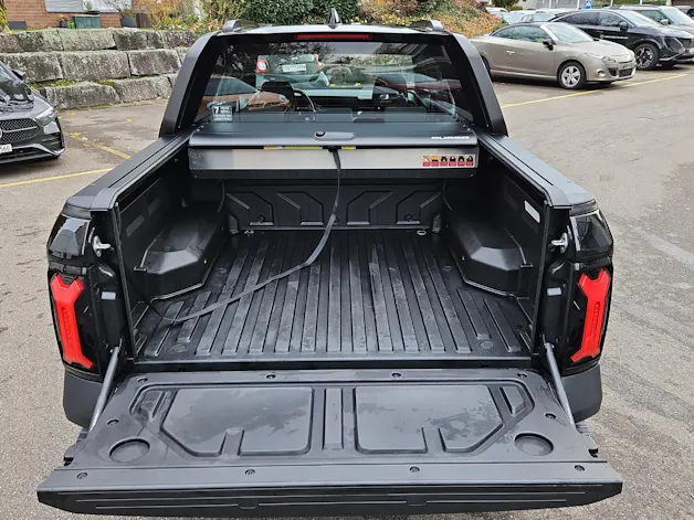KGM Musso EV Blackline