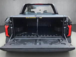 KGM Musso EV Blackline