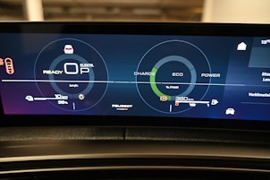 Vehicle image PEUGEOT 3008 1.6 Plug-in Hybrid Allure