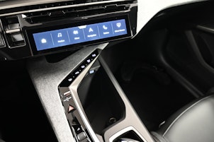 Vehicle image PEUGEOT 3008 1.6 Plug-in Hybrid Allure