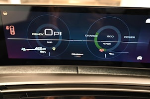 Vehicle image PEUGEOT 3008 e-Allure