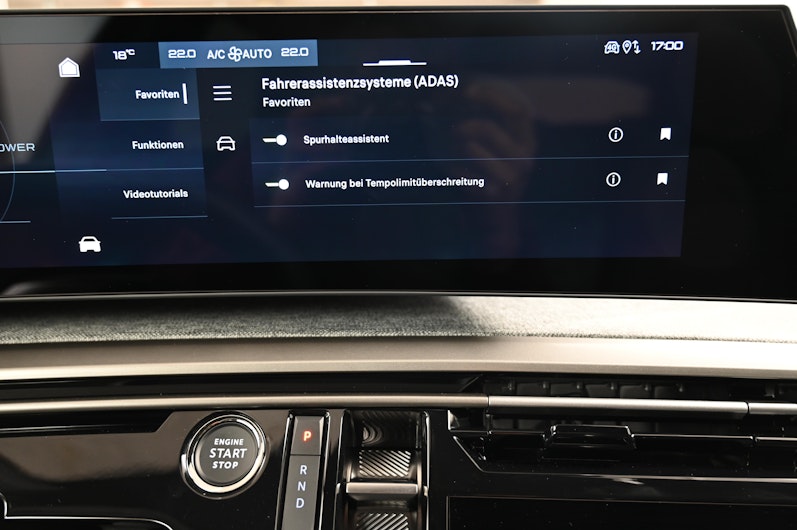 Vehicle image PEUGEOT 3008