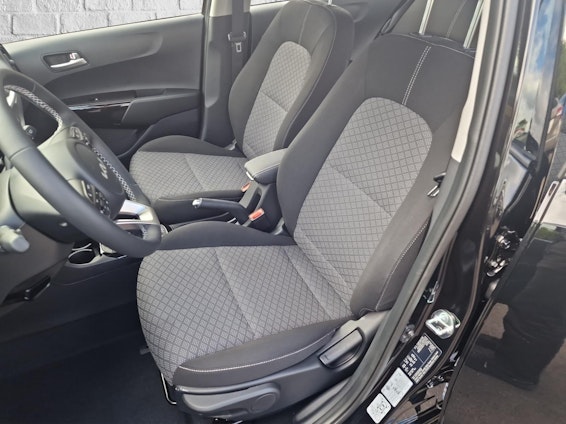 Vehicle image 27 Vehicle image 27