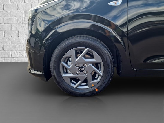 Vehicle image 14 Vehicle image 14