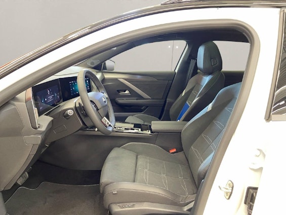 Vehicle image 4 Vehicle image 4