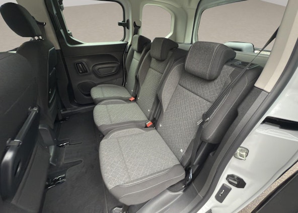 Vehicle image 10 Vehicle image 10