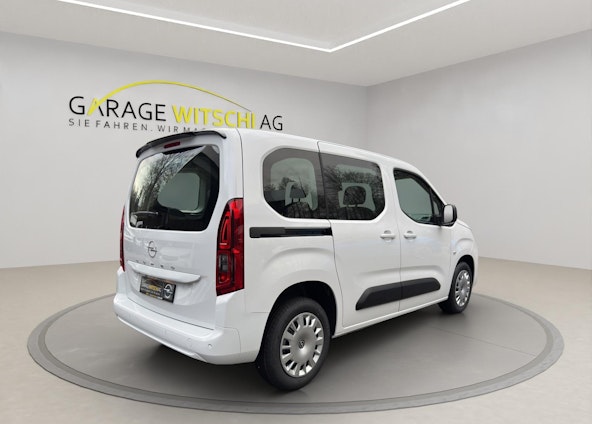 Vehicle image 4 Vehicle image 4