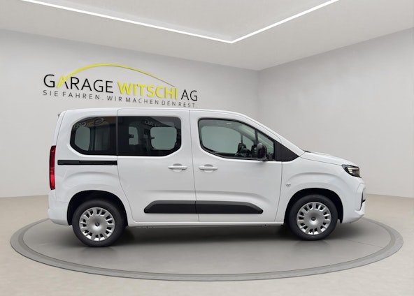 Vehicle image 3 Vehicle image 3