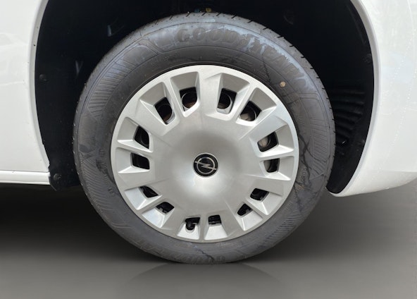 Vehicle image 15 Vehicle image 15