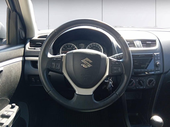 Vehicle image 10 Vehicle image 10