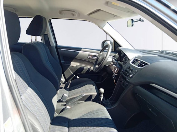 Vehicle image 13 Vehicle image 13