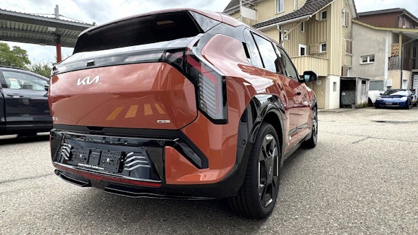 Vehicle image 13 Vehicle image 13