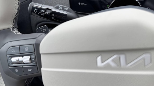 Vehicle image 8 Vehicle image 8