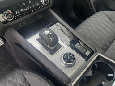 MITSUBISHI OUTLANDER 11