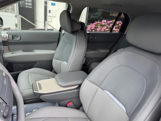 Vehicle image 5 Vehicle image 5