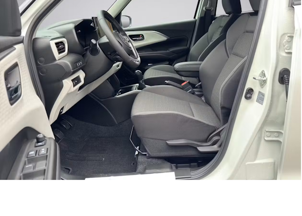 Vehicle image 4 Vehicle image 4