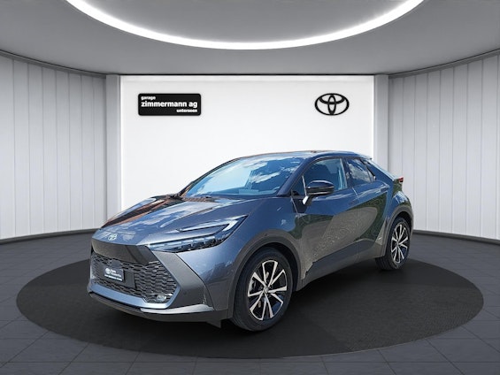 First vehicle image