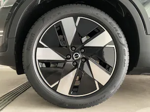 Volvo EX40 Essential