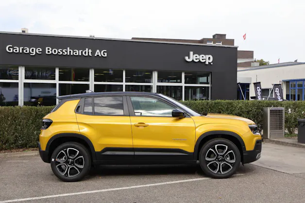 Jeep Avenger 1.2 MHEV Summit