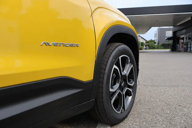 Jeep Avenger 1.2 MHEV Summit