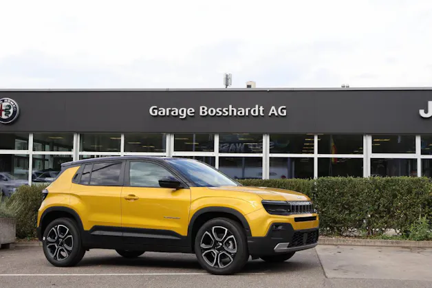 Jeep Avenger 1.2 MHEV Summit