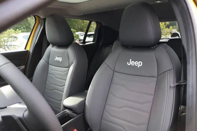 Jeep Avenger 1.2 MHEV Summit