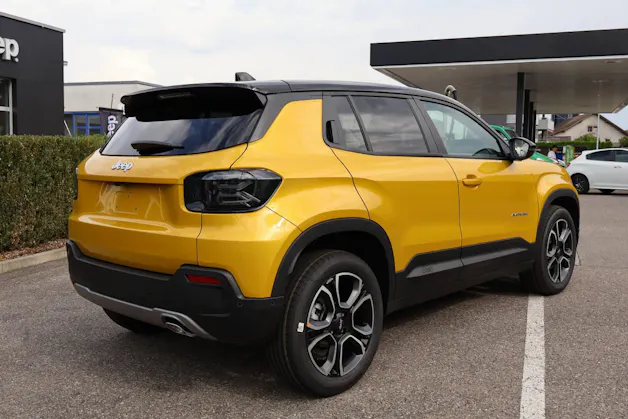 Jeep Avenger 1.2 MHEV Summit