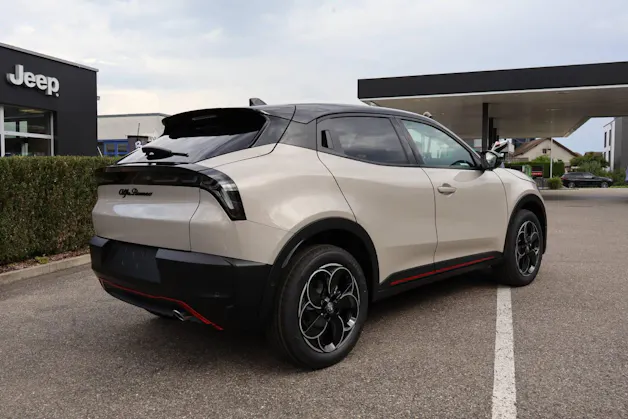 Alfa Romeo Junior 1.2 Ibrida Q4