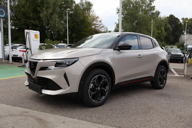 Alfa Romeo Junior 1.2 Ibrida Q4