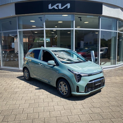 First vehicle image
