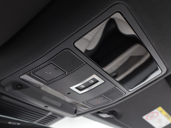 Vehicle image LAND ROVER DISCOVERY SPORT