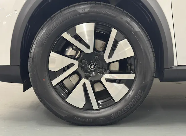 Opel Frontera 1.2 T HEV 145 GS - 7 Plätzer