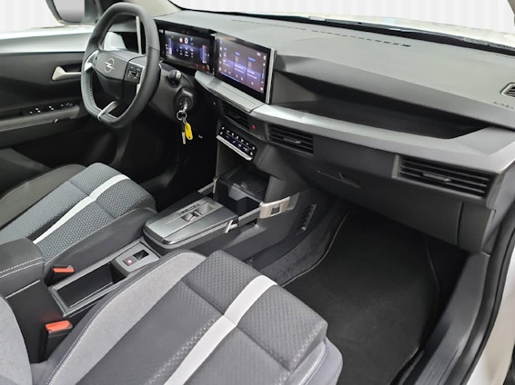 Vehicle image 10 Vehicle image 10