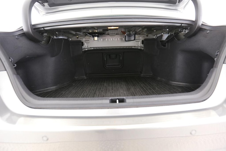 Vehicle image TOYOTA CAMRY