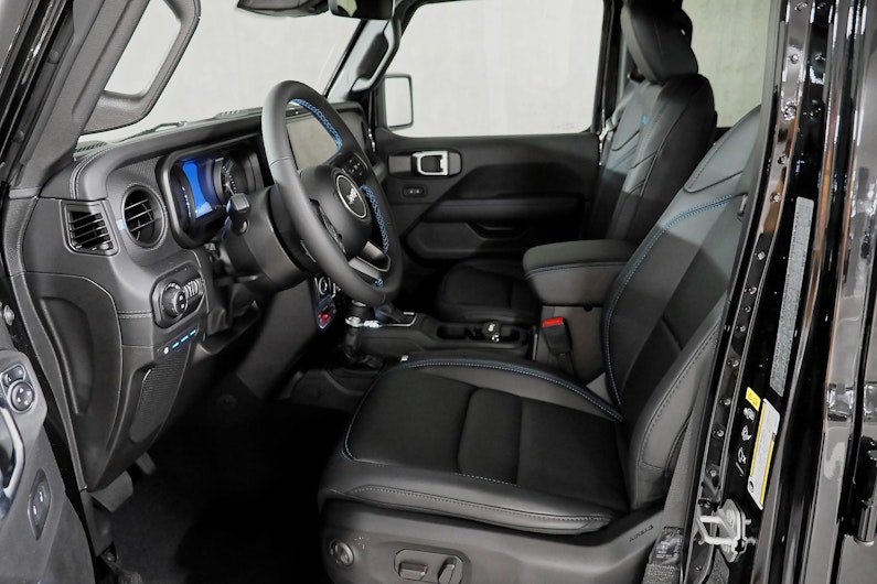 Vehicle image JEEP WRANGLER