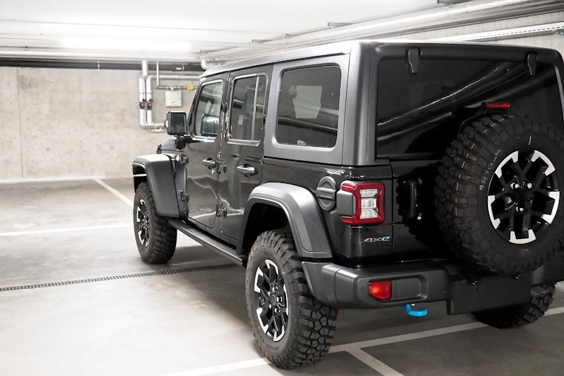 Vehicle image JEEP WRANGLER