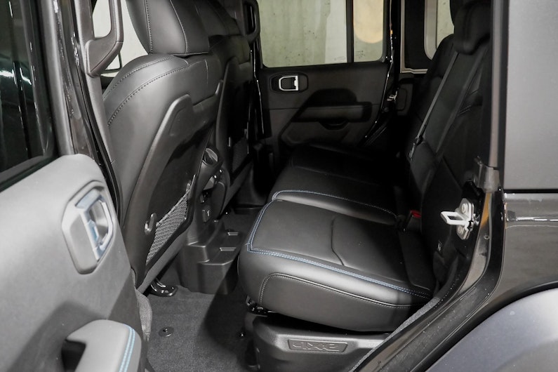 Vehicle image JEEP WRANGLER