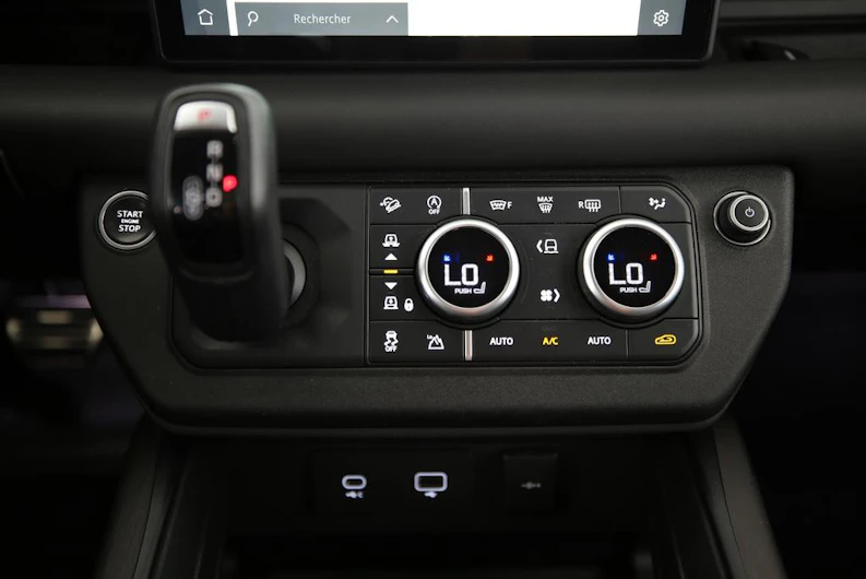 Fahrzeugbild LAND ROVER DEFENDER