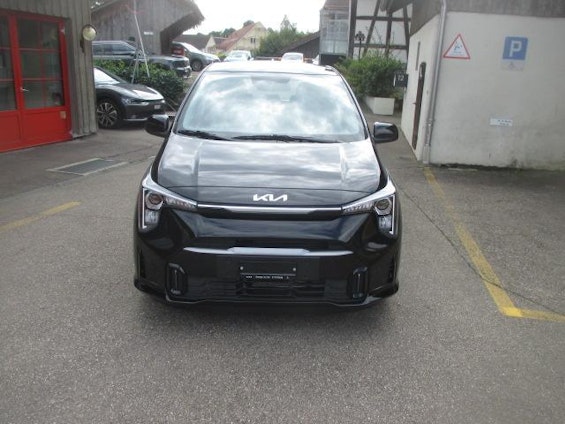 First vehicle image