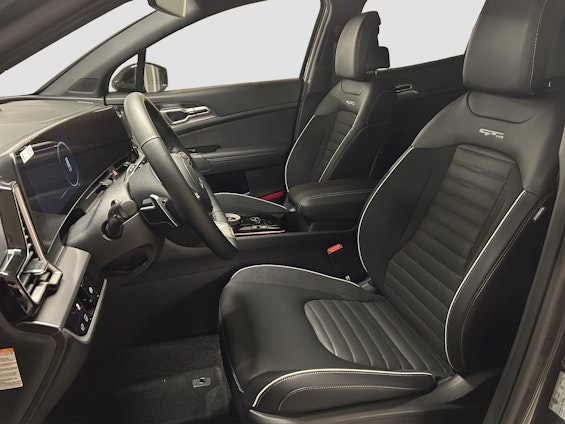 Vehicle image 8 Vehicle image 8