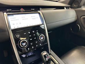 image du véhicule LAND ROVER Discovery Sport 2.0 TD4 180 SE