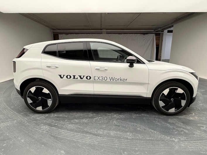 Vehicle image VOLVO EX 30