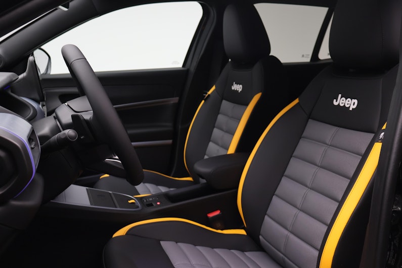 Vehicle image JEEP AVENGER