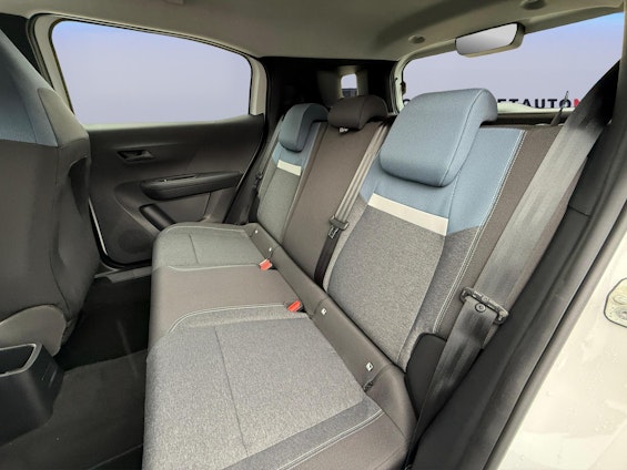 Vehicle image 9 Vehicle image 9