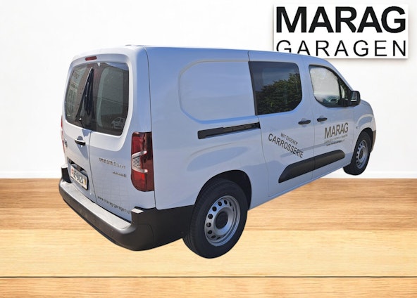 Vehicle image 4 Vehicle image 4