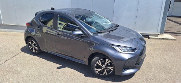 First vehicle image First vehicle image