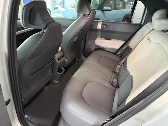 Vehicle image 12 Vehicle image 12