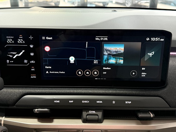 Vehicle image 15 Vehicle image 15