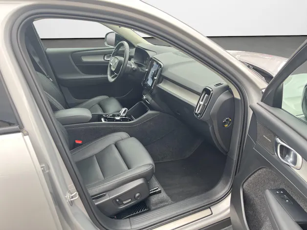Volvo XC40 2.0 B4 MH Plus Dark